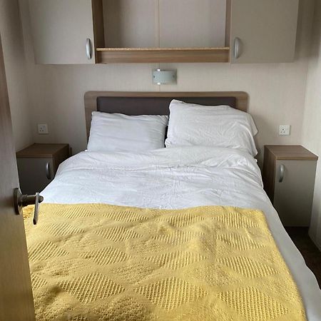 3 Bedroom 2 Bathroom Prestige Caravan Presthaven Sands Talacre Exterior photo