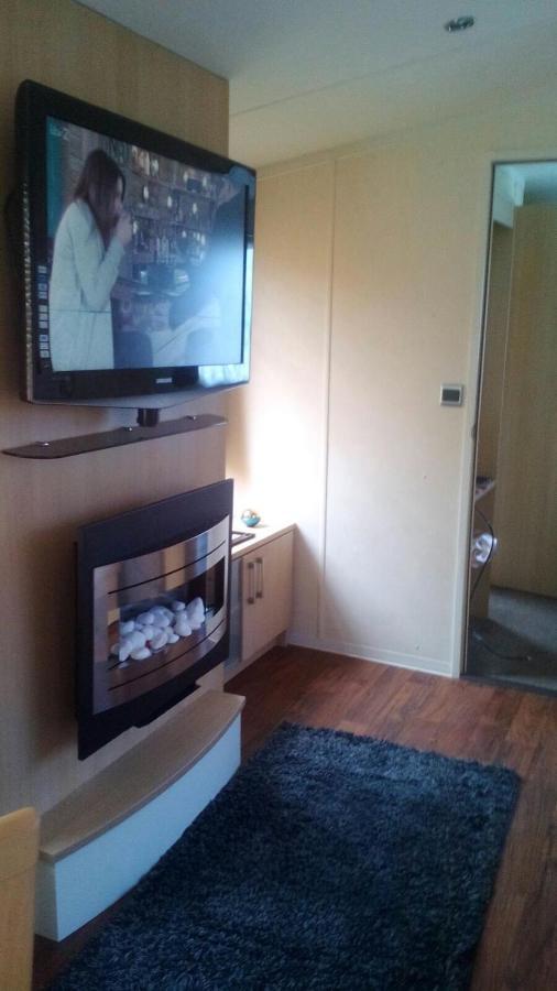 3 Bedroom 2 Bathroom Prestige Caravan Presthaven Sands Talacre Exterior photo