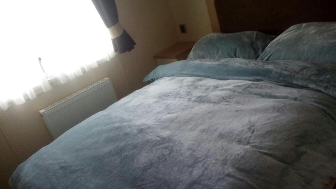 3 Bedroom 2 Bathroom Prestige Caravan Presthaven Sands Talacre Exterior photo