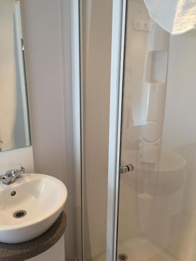 3 Bedroom 2 Bathroom Prestige Caravan Presthaven Sands Talacre Exterior photo